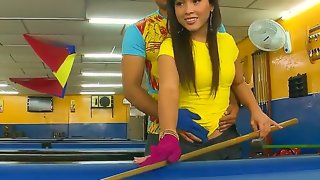 Laura is a very good pool player, but she doesnt..